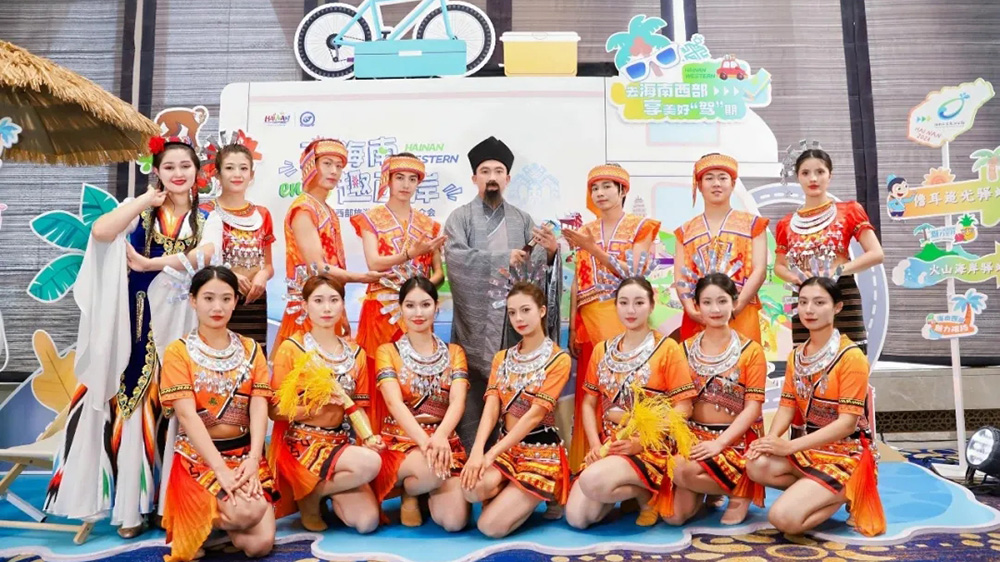 文旅：2024年海南西部旅游聯盟旅游推介會在新疆舉辦，進一步促進兩地的文化旅游發展！